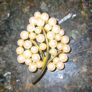 TORINO Vintage Brooch Gold Tone Faux Pearls Leaf Tree